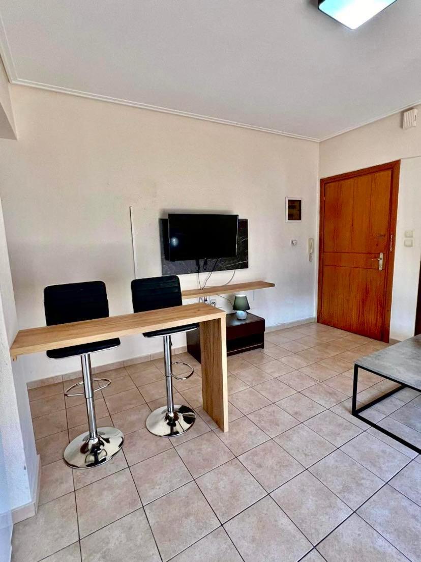 Central Appartment 2 With Parking Larissa Buitenkant foto